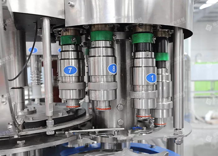 玻璃（lí）水灌裝（zhuāng）機