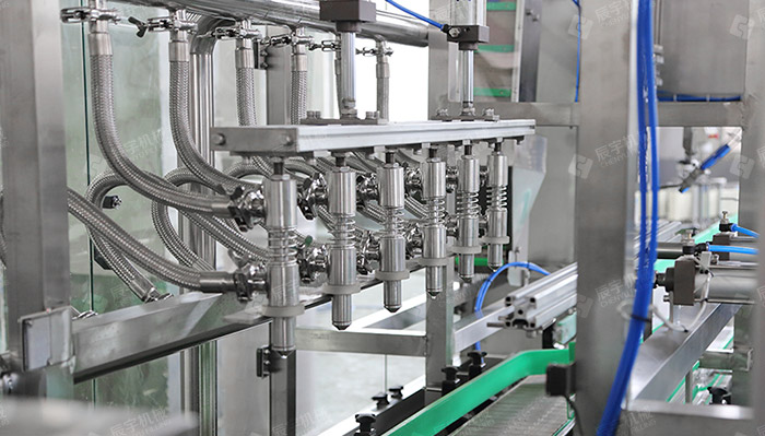 大桶山泉水(shuǐ)灌裝設備 大桶山泉(quán)水灌裝設備